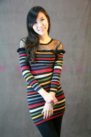 เดรสผ้ายืดแขนยาวลายทางสีสดใสตกแต่งระบายและผ้าซีทรูช่วงไหล่